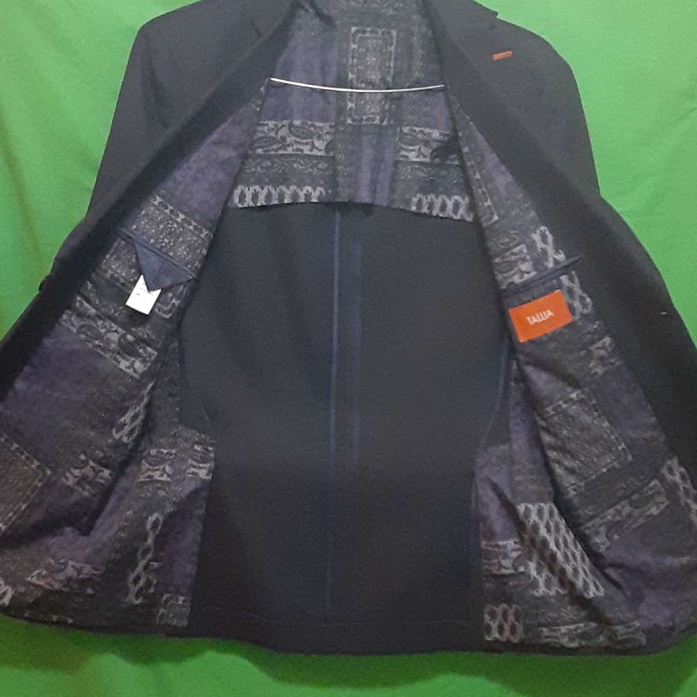 Blazer - Picture 6 of 6